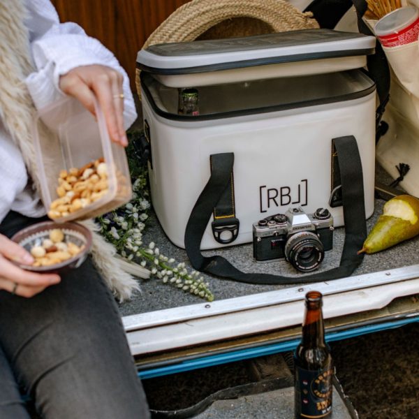 SoftChill Cooler XL 14L – voor lange dagen buiten. Tot 72 uur koel met koelelementen, lekvrije luchtdichte rits. Robuust en vuilbestendig; klaar voor picknick of camping.
