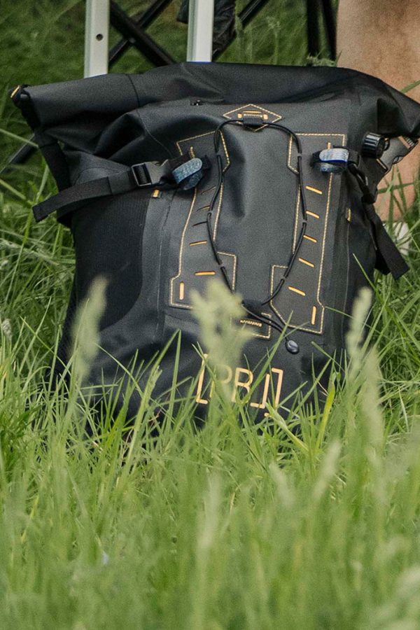 rugtas roll top waterdicht zwart rebel outdoor